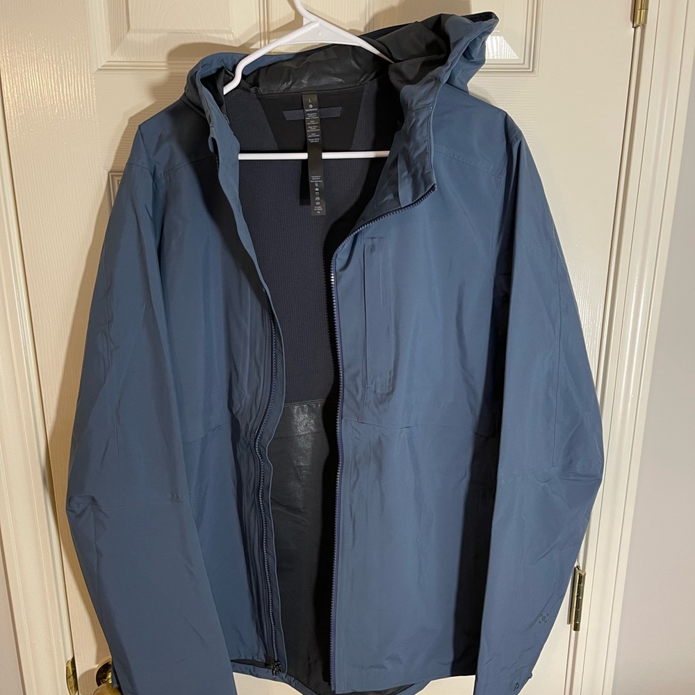 Lululemon Outpour Shell Size L Blue EUC